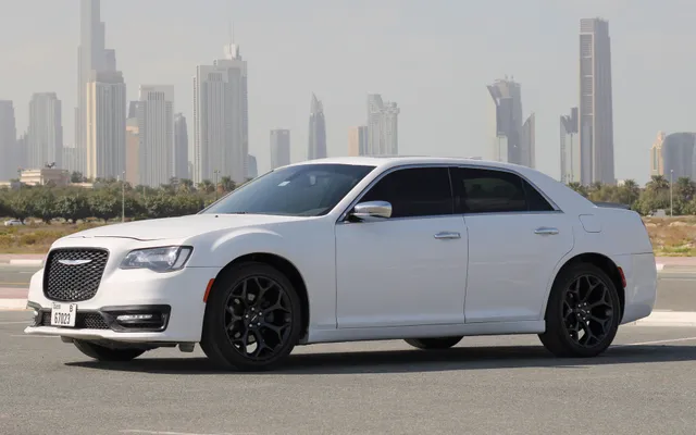 Chrysler 300 - image 2