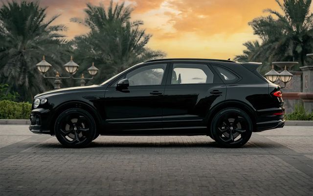 Bentley BENTAYGA - image 2