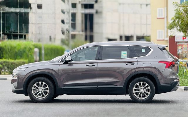 HYUNDAI SANTA FE - image 4