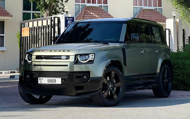LAND ROVER DEFENDER - image 1