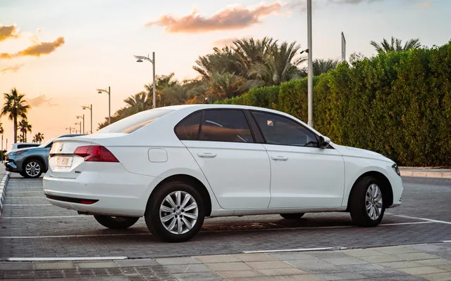 VOLKSWAGEN BORA - image 3