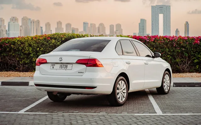 VOLKSWAGEN BORA - image 4