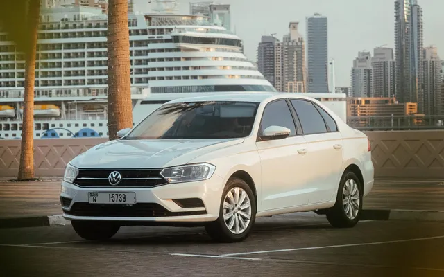 VOLKSWAGEN BORA - image 1