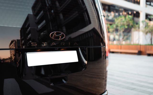 HYUNDAI STARIA - image 4