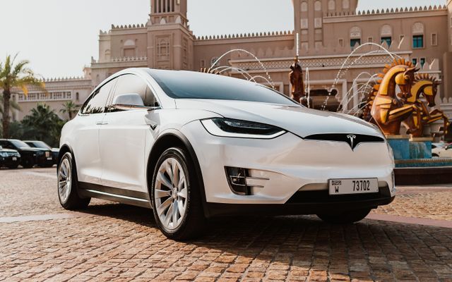 Tesla Model X – Picture 3