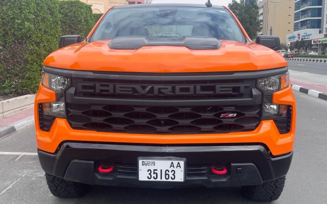 Chevrolet Silverado 1500 - image 2