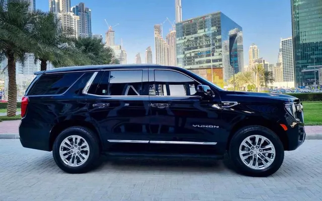 GMC YUKON - 2022 - image 2