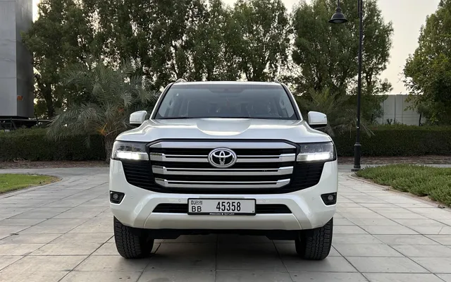 Toyota Land Cruiser - image 3