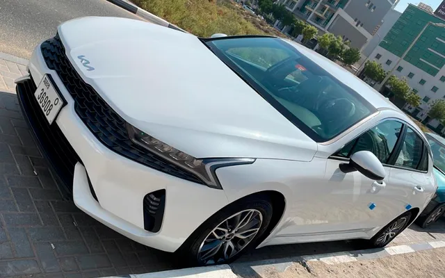 Kia K5 - image 2