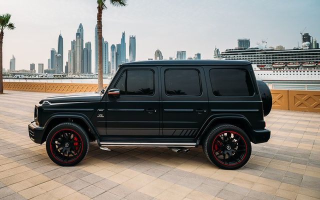 MERCEDES-BENZ G63 - image 2