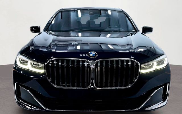 BMW 730Li - image 2