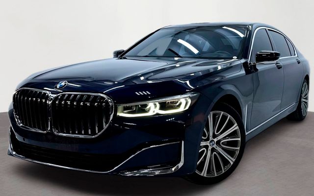 BMW 730Li - image 1