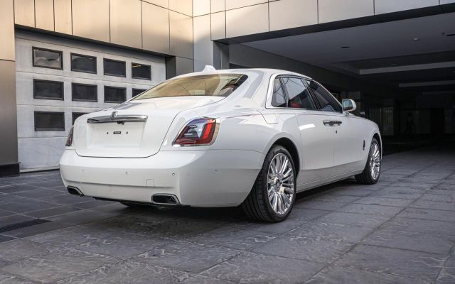 Rolls Royce  GHOST - image 4