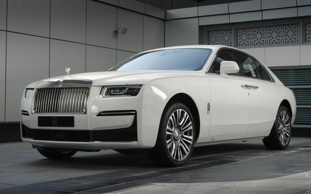 Rolls Royce  GHOST – Picture 1