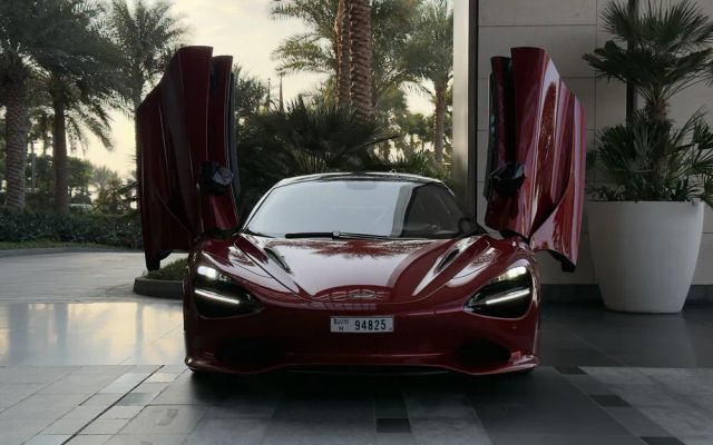 MCLAREN 750 S SPIDER - image 2