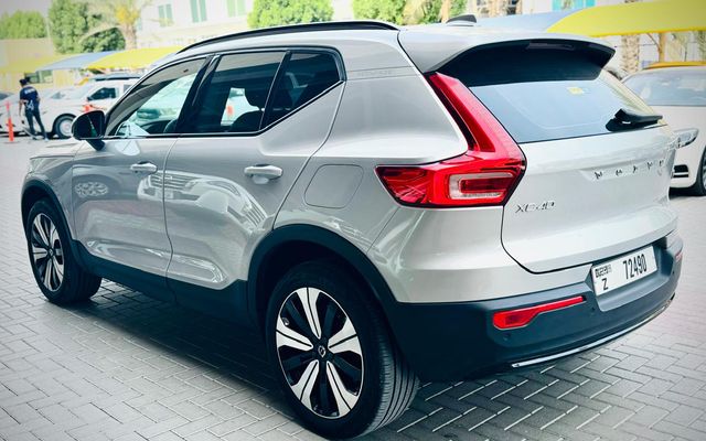 VOLVO-XC40 RECHARGE TWIN P8 2023 - image 4