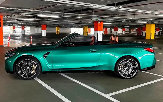 BMW M4 - image 2
