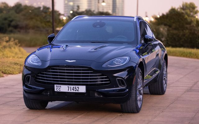ASTON MARTIN DBX - image 1