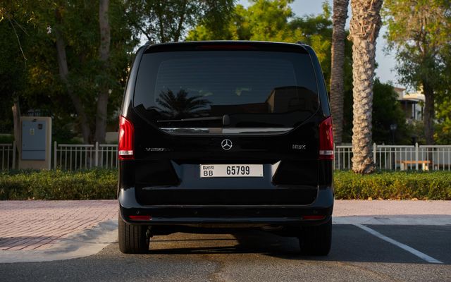 Mercedes-Benz V class - image 4