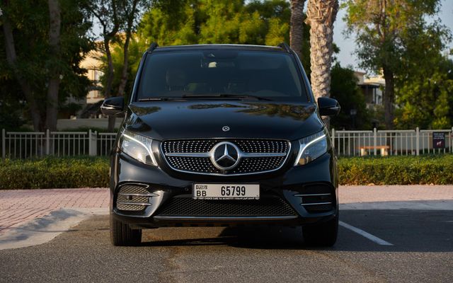Mercedes-Benz V class - image 2