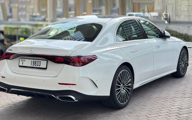 Mercedes E200 2025 - image 2
