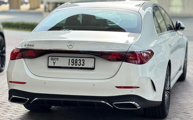 Mercedes E200 2025 - image 3