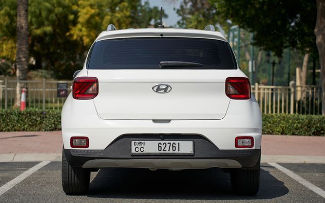 HYUNDAI VENUE - image 4