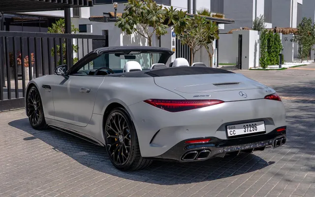 MERCEDES SL63 AMG - image 4
