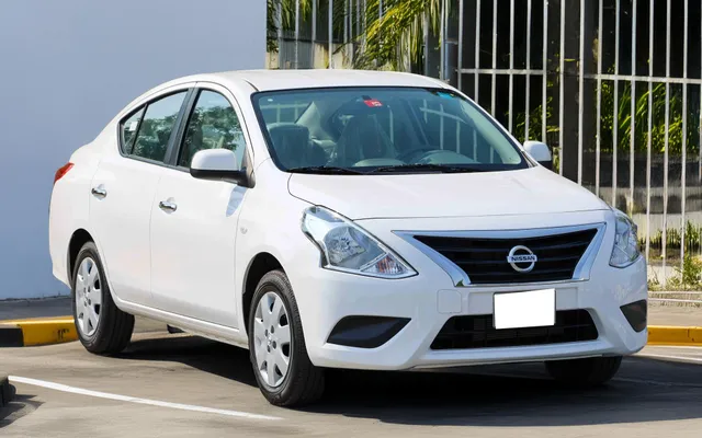 Nissan Sunny SV - image 1