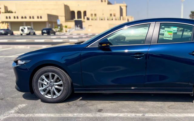 MAZDA 3 - image 4