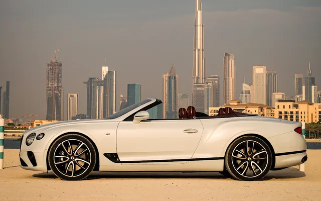 Bentley Continental GTC – Picture 3