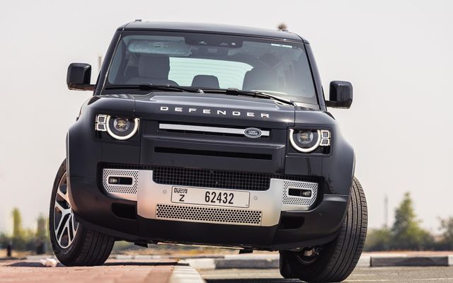 Land Rover Defender – Picture 2