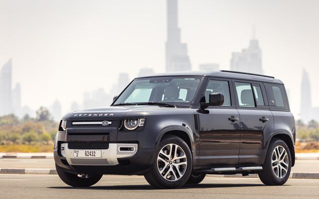 Land Rover Defender - image 1