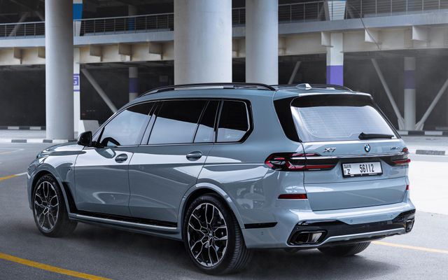 BMW X-7 - image 4
