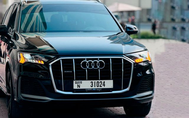 Audi Q7 - image 2