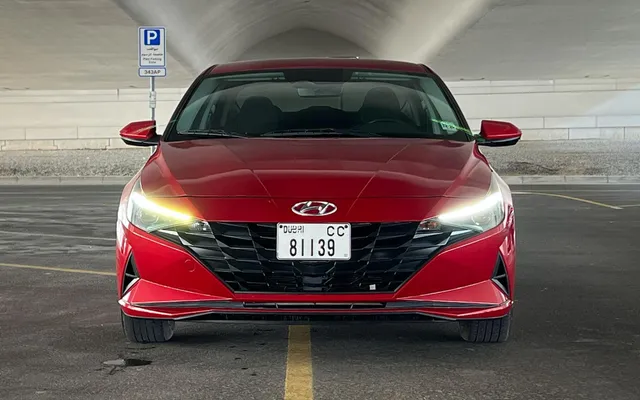 Hyundai Elantra - image 3