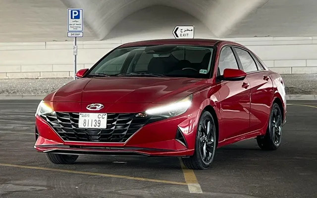Hyundai Elantra - image 1