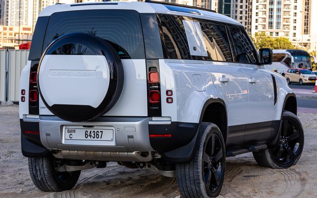 Land Rover Defender V6 110 - image 4