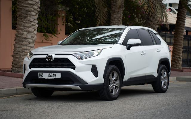 TOYOTA RAV4 - image 1