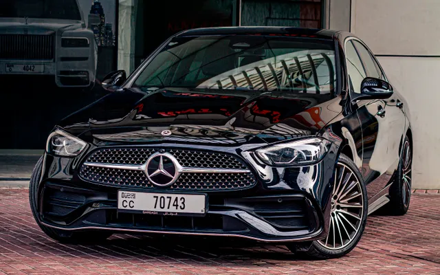 Mercedes C200 2025 - image 2