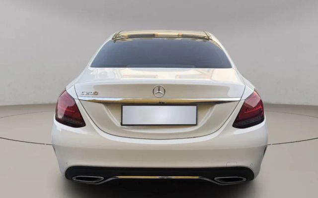 Mercedes-Benz C200 - image 3