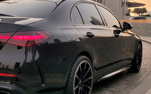 Mercedes C300 4 Door - image 4