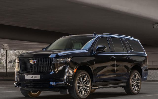 Cadillac Escalade Sport Black - image 1