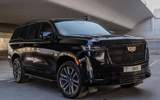 Cadillac Escalade Sport Black - image 4