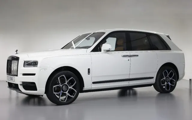 Rolls Royce  BB Cullinan - image 1