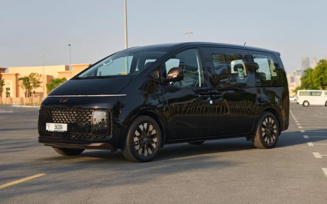 Hyundai Staria 7S - image 1