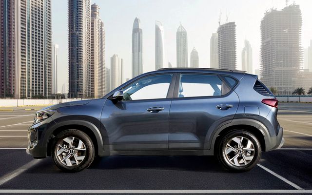 KIA Sonet 1.5L 4x2 EX - image 2