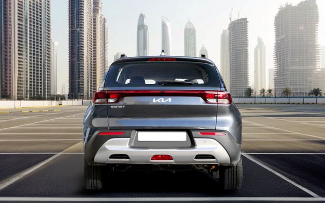 KIA Sonet 1.5L 4x2 EX - image 4
