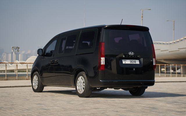 Hyundai Staria - image 3