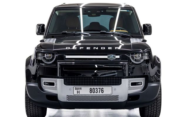 Land Rover Defender V6 110 - image 2